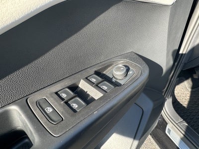 2025 Volkswagen Taos SE 4MOTION