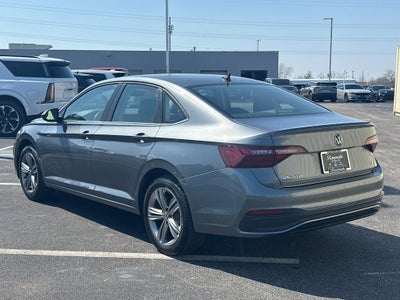 2024 Volkswagen Jetta SE Auto