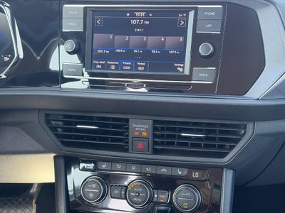 2024 Volkswagen Jetta SE Auto