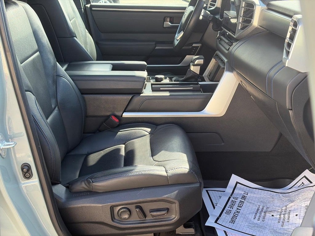 2024 Toyota Sequoia Platinum 4WD (Natl)