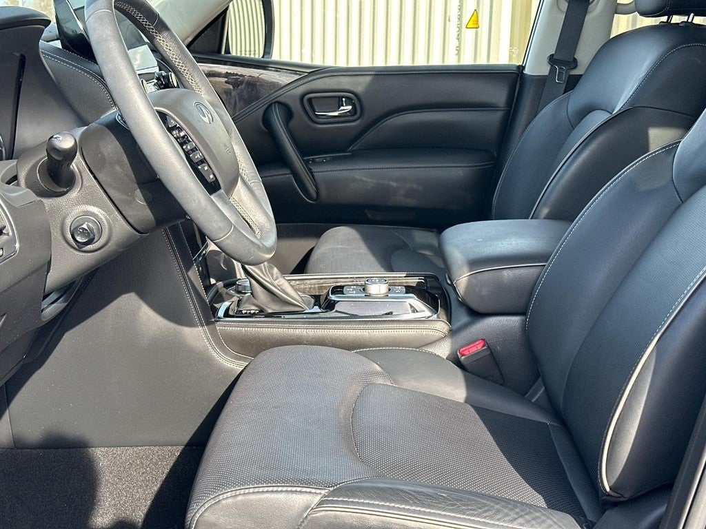 2023 INFINITI QX80 LUXE AWD