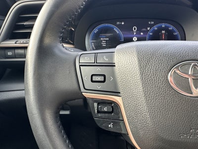 2023 Toyota Crown XLE AWD (Natl)