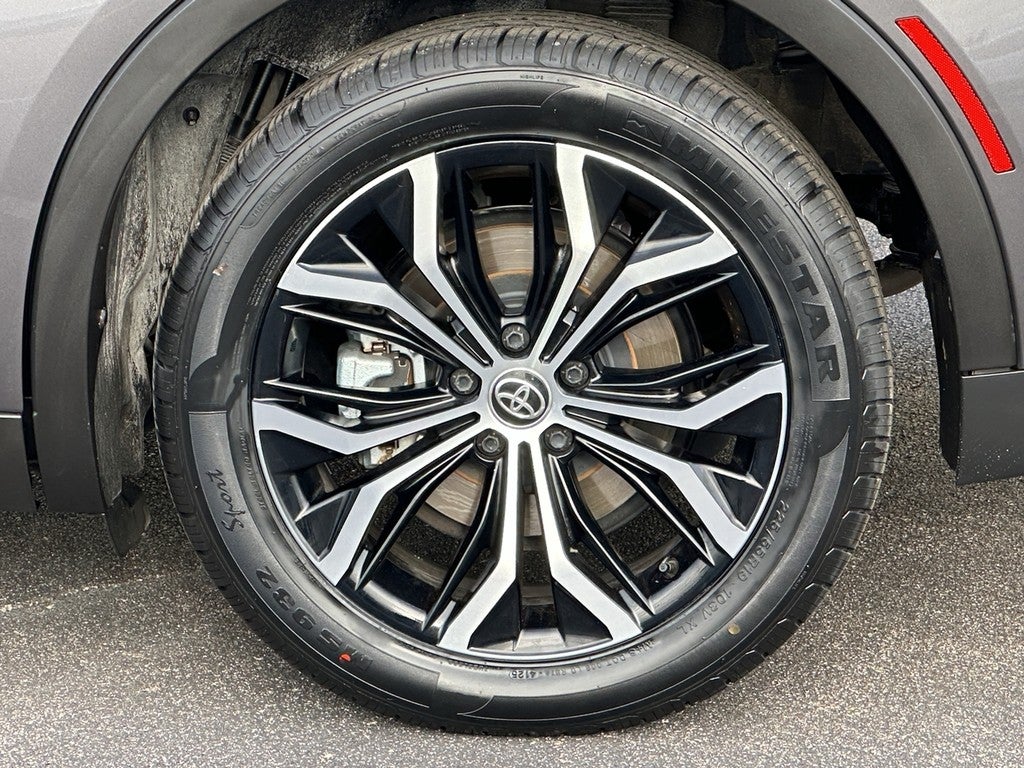 2023 Toyota Crown XLE AWD (Natl)