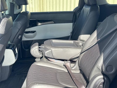 2022 Kia Carnival EX FWD