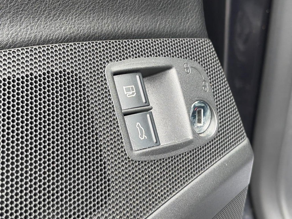 2011 Volkswagen CC 4dr Sdn Lux