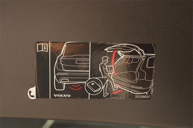 2021 Volvo XC40 Recharge P8 eAWD Pure Electric